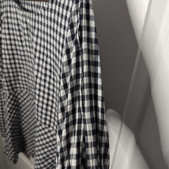 Ann Taylor Loft Womens Top Gingham Black White Bell Sleeve Slits Size Small - Picture 6 of 7